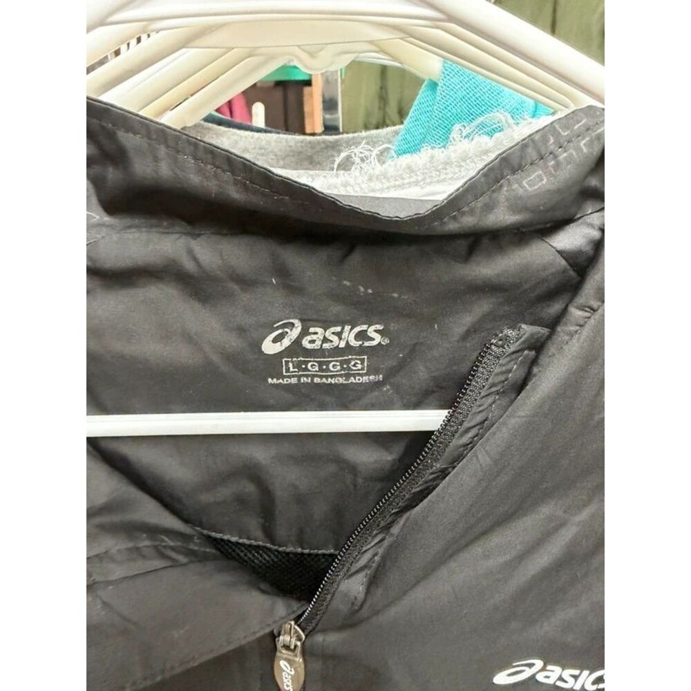 Large ASICS windbreaker - Picture 2 of 4